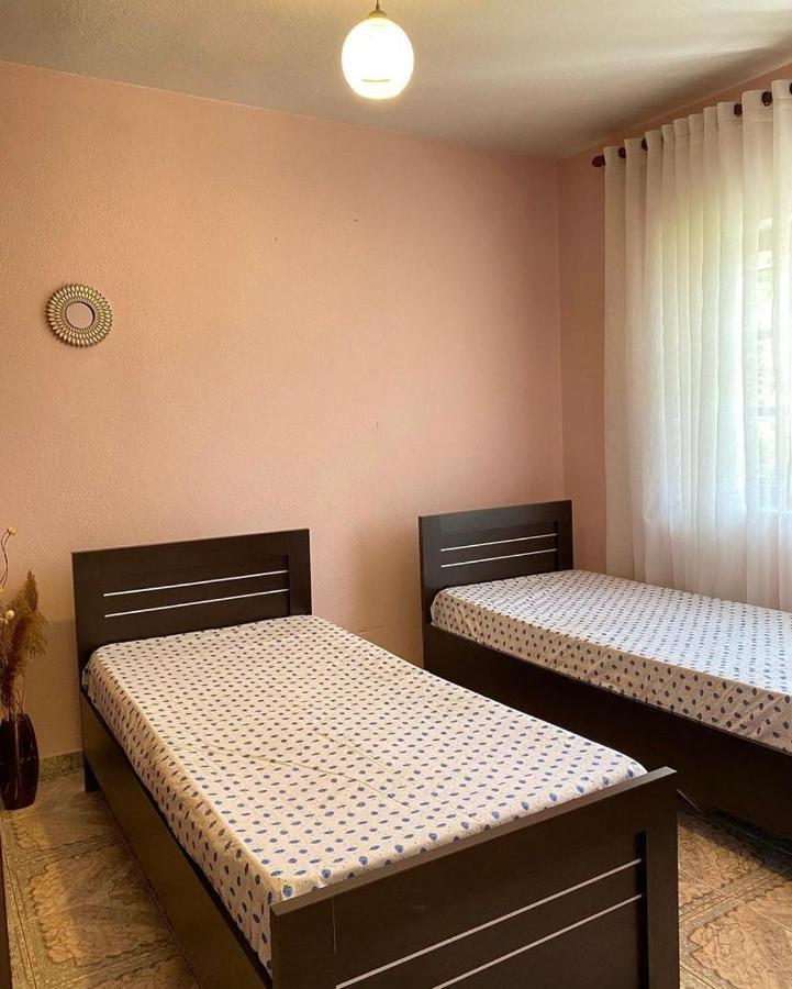 פוגרדץ Roeli'S Guest House מראה חיצוני תמונה